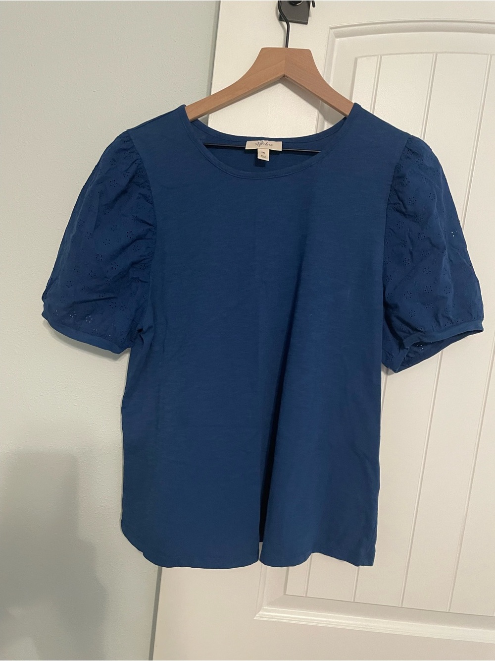 Style & Co. Navy Eyelet Puff-Sleeve Tee